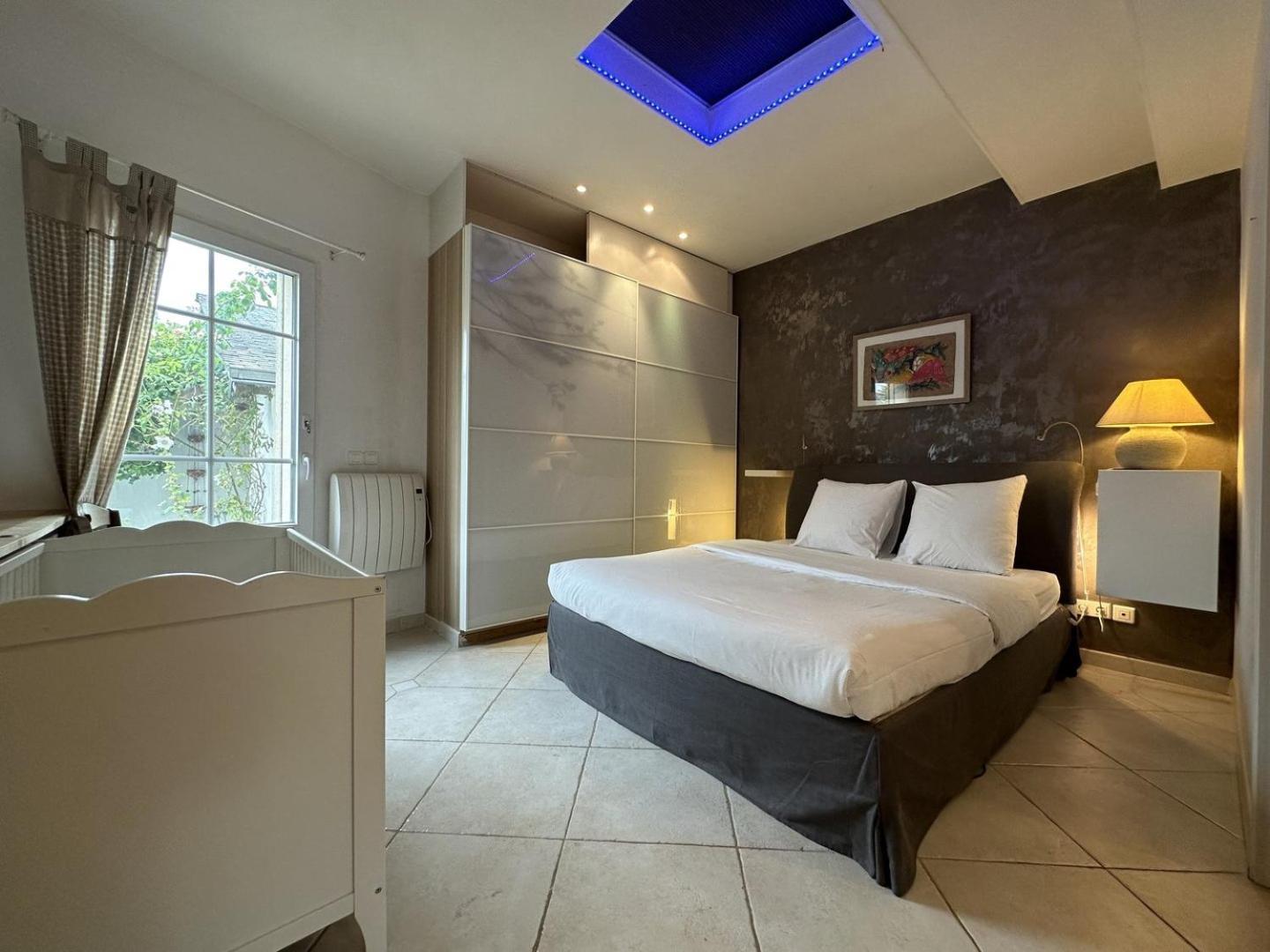 Hotel La Maison Des Lumieres à Chartres Extérieur photo